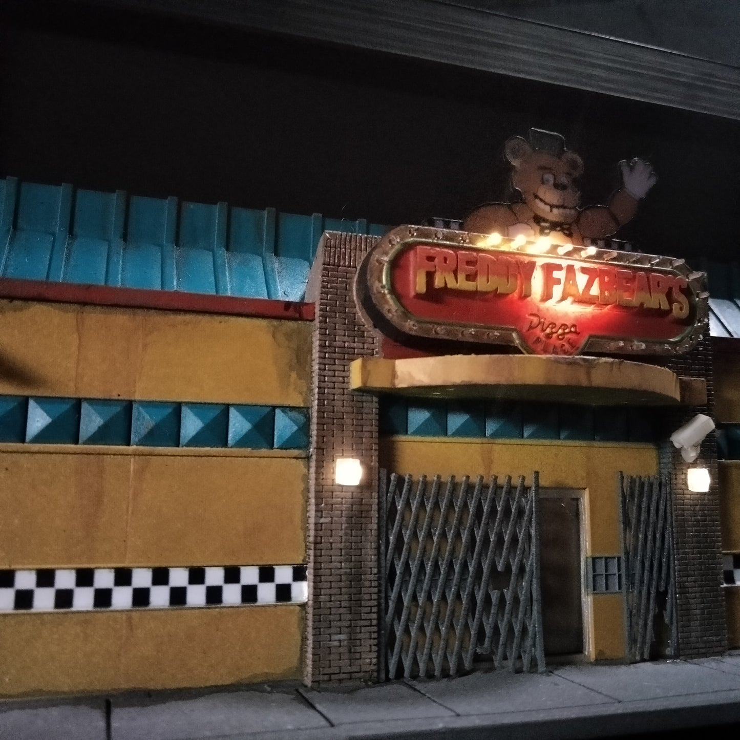 fnaf model, fnaf diorama, fnaf model, fnaf miniature, five nights at freddys, fnaf hhn, halloween horror nights, fnaf facade, facade
