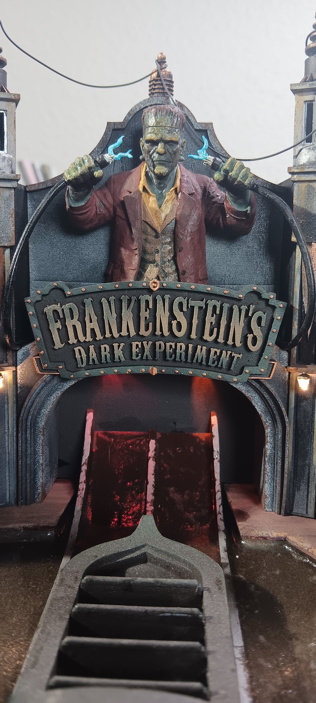 Frankenstein's Dark Experiment Original Ride Diorama