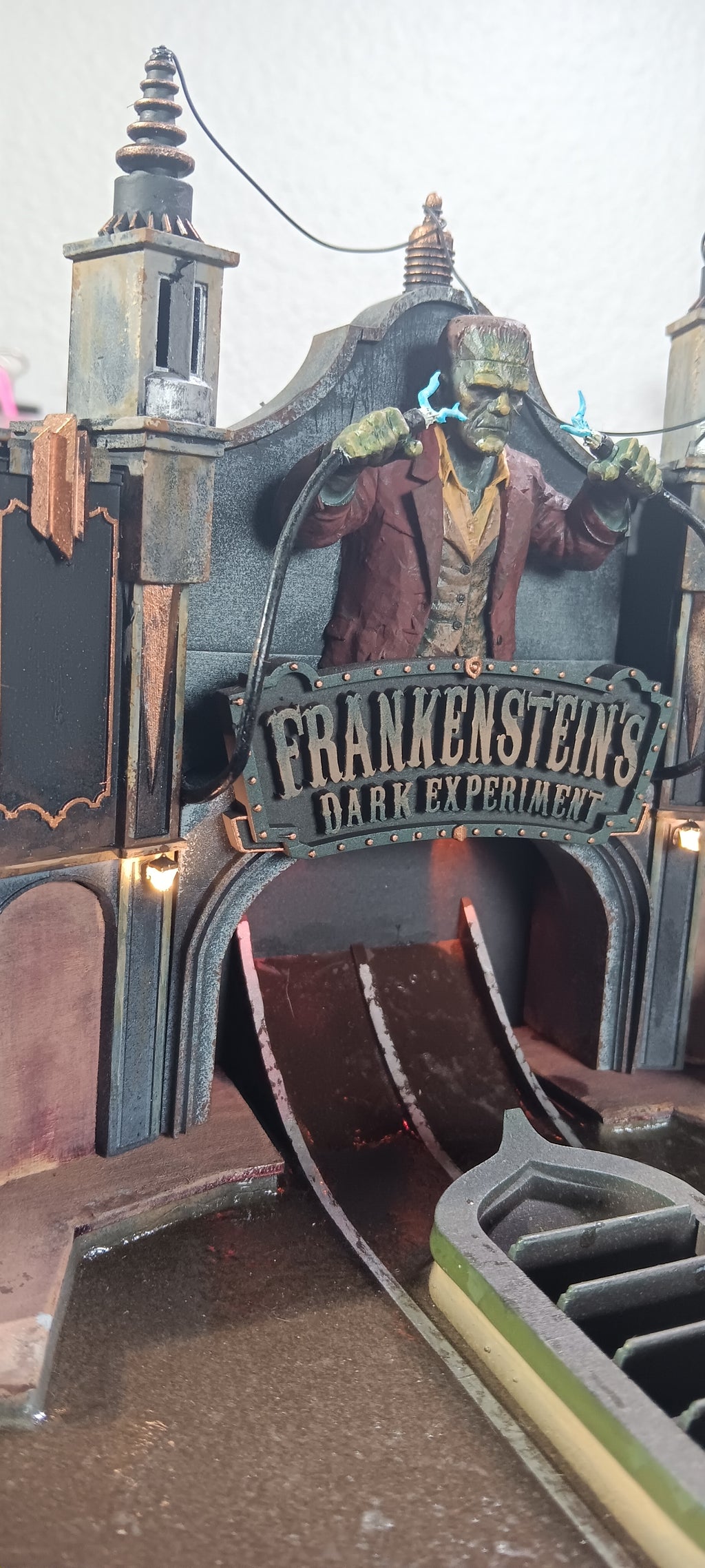 Frankenstein's Dark Experiment Original Ride Diorama