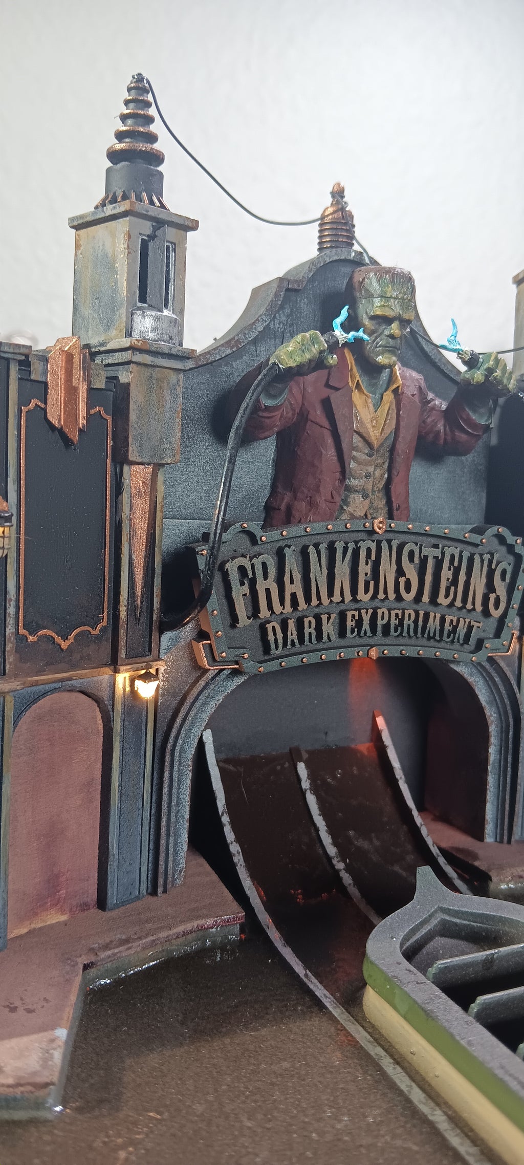 Frankenstein's Dark Experiment Original Ride Diorama