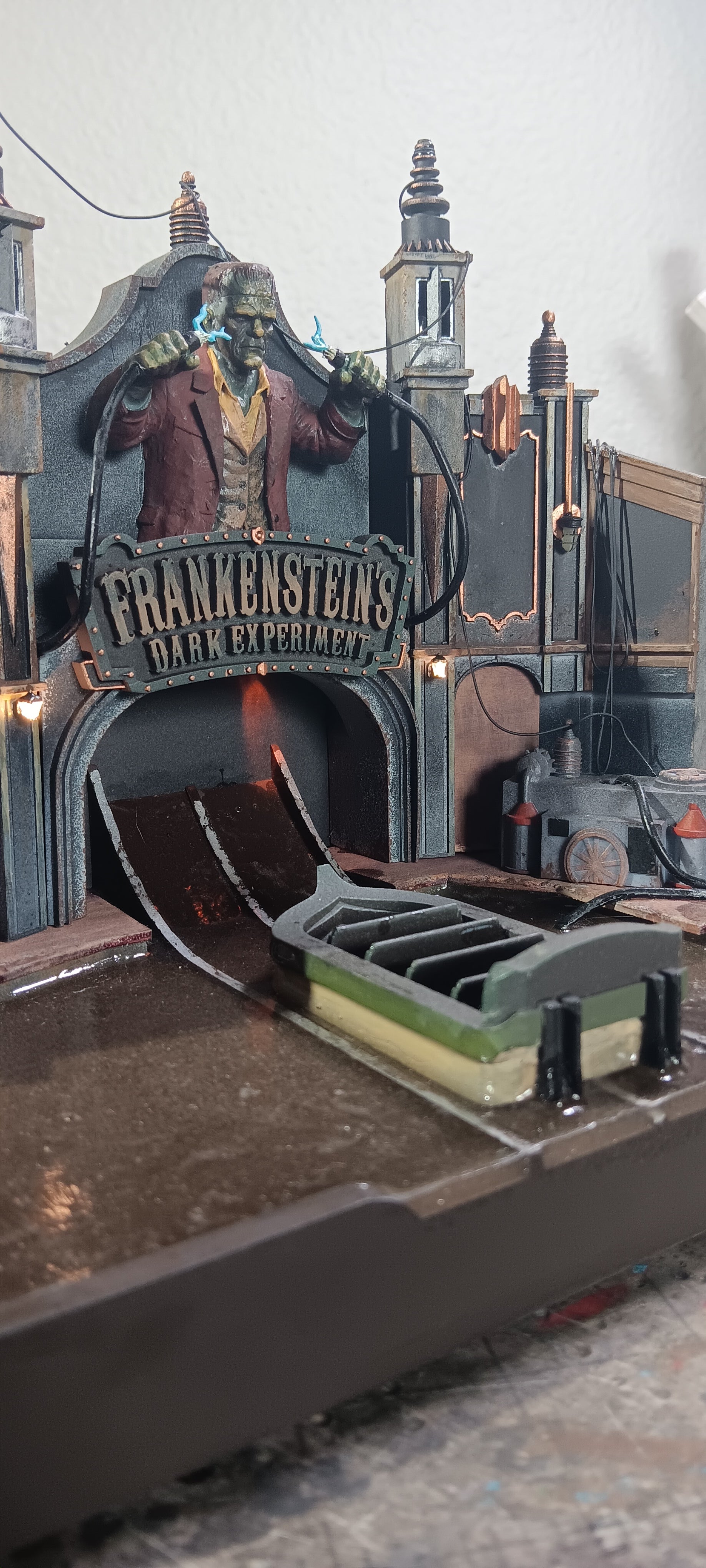 Frankenstein's Dark Experiment Original Ride Diorama