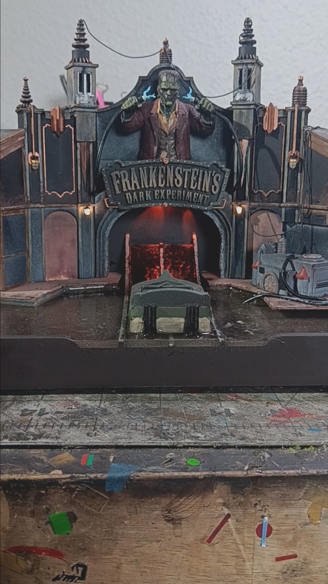 Lighting effects for the Frankenstein's Dark Experiment ride display